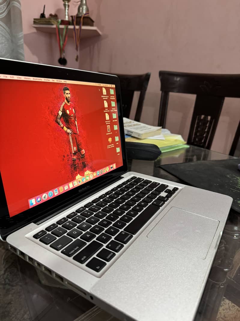MACBOOK PRO 1