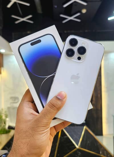 iphone Xsmax 11,12,13,14,15,16, 17 Pro Max available on instalment