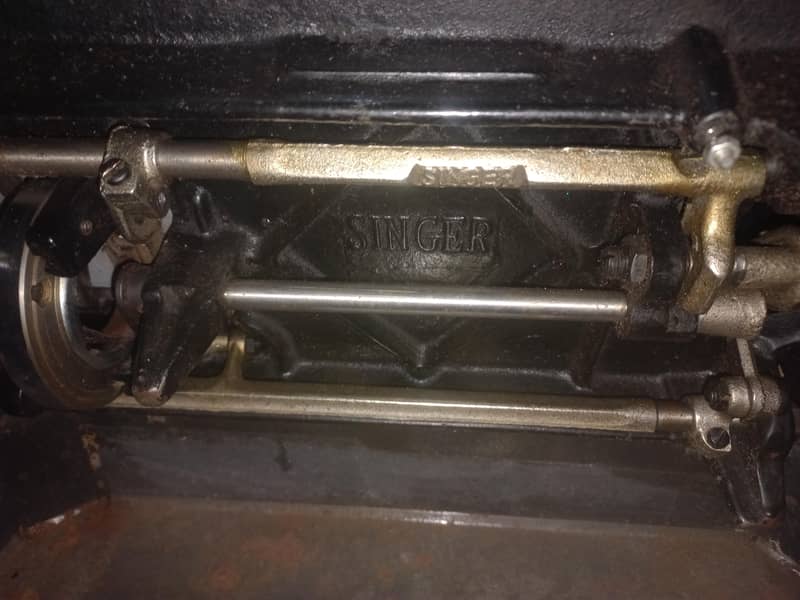 Singer Sewing Machine 1