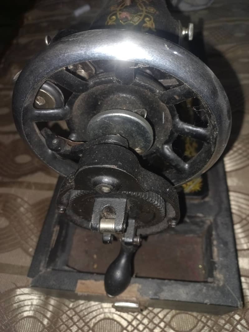 Singer Sewing Machine 5