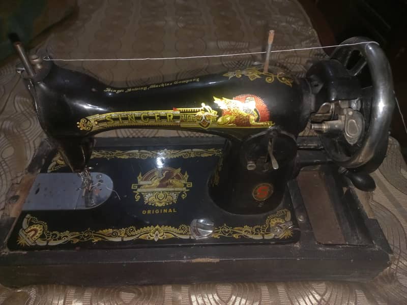 Singer Sewing Machine 7