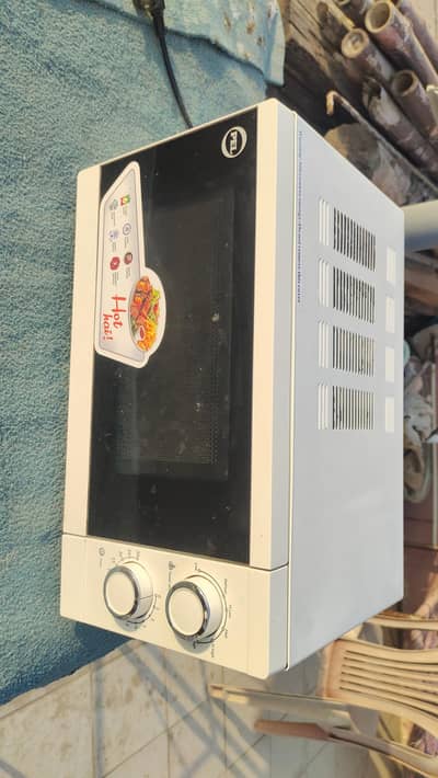 PEL Classic Microwave Oven – Fully Working – Good Condition