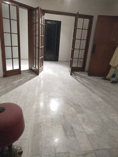 10 Marla House Available For RENT In Gulberg 2