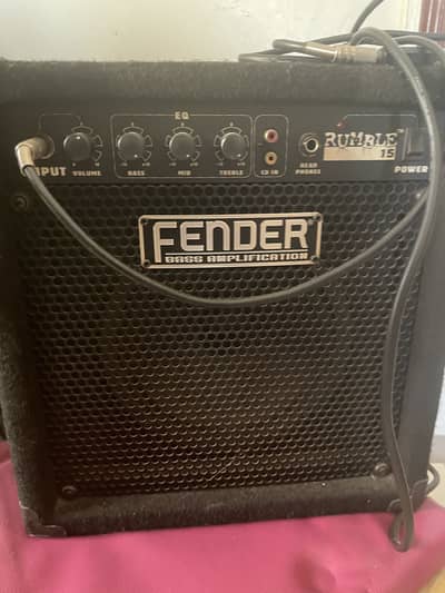 Guitar amplifier fender