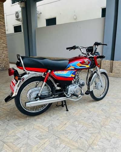 Honda cd 70 brand new available 0+3+3-5- 5-4-8- 4-8 - 3-1