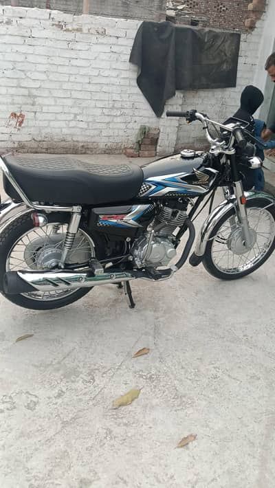 Honda 125 brand new last condition 03218881947