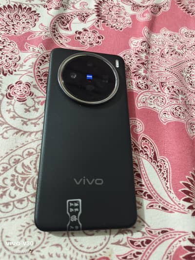 Vivo X200 16+512GB  Chinese Best Camera Zieiss Best for Gaming And Blo
