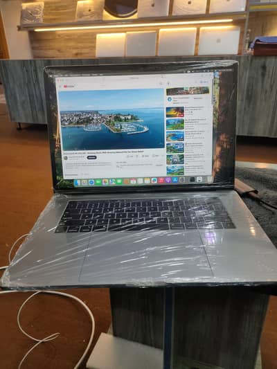 MacBook pro core I9 32gb ram 1tb SSD 15inch