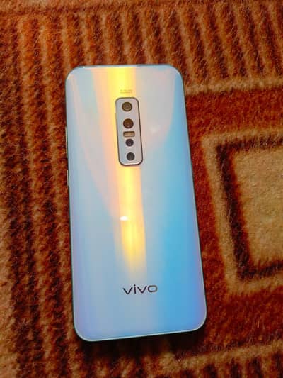Vivo v 17 pro official box chrgr available