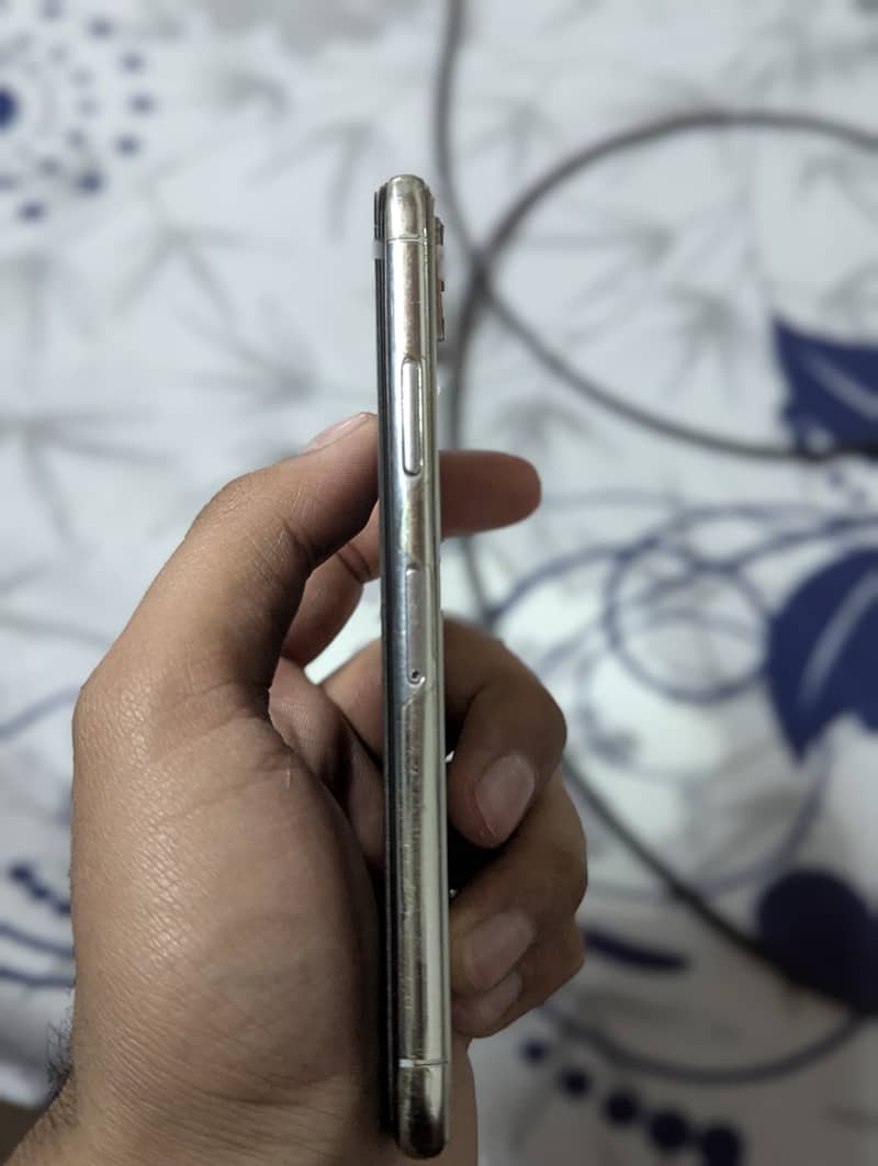 iPhone X 64GB PTA Approved – Neat Condition 2