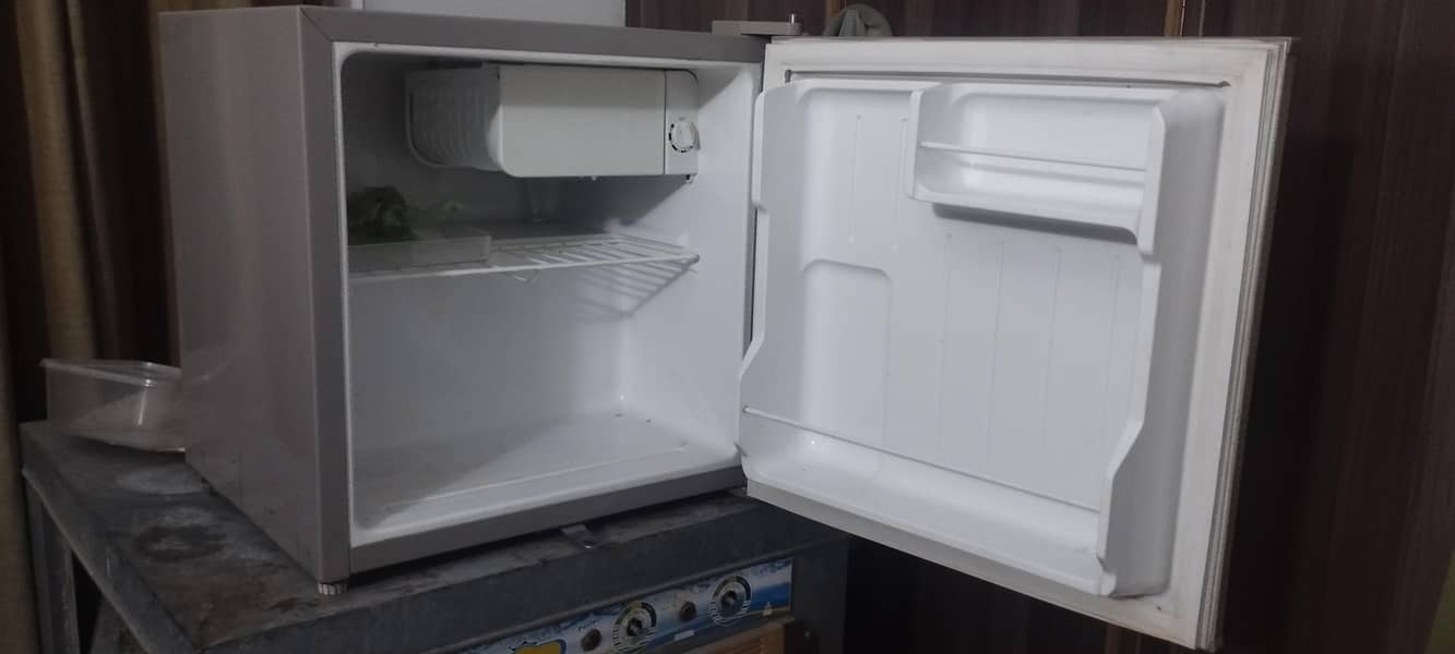 mini fridge 1