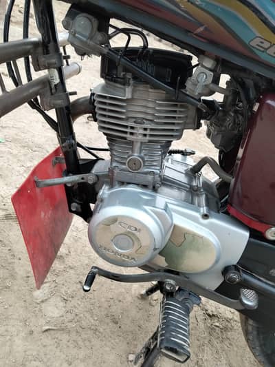 one hand used engine ok hai koi all bike good koi Kisi bi kisam ka koi