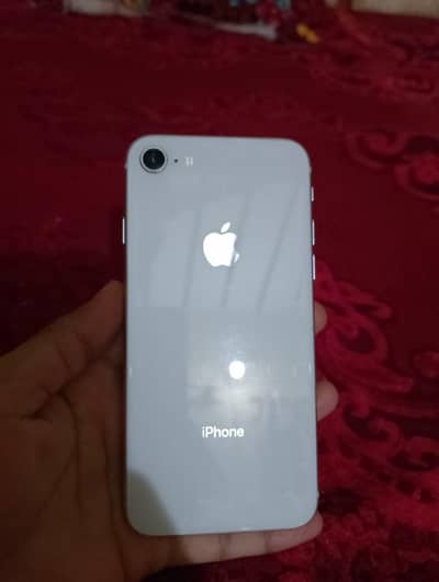  iPhone 8 – Used (Excellent Condition)