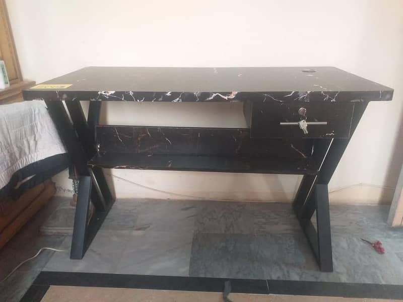 Office Table 0