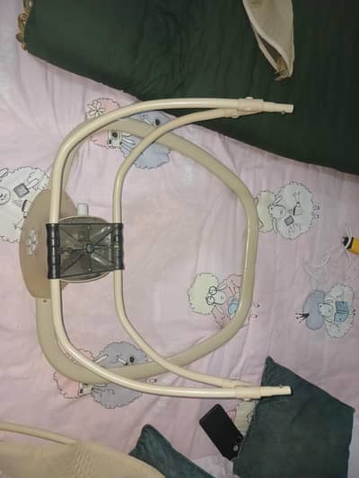 Mastela 3-in-1 Deluxe Multi-Functional Bassinet/Swing or jhoola