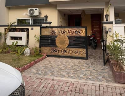 Bahria Enclave 5 Marla House Available For Sale