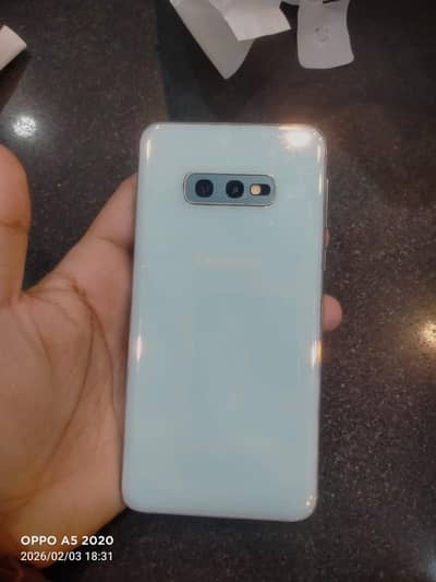 Samsung s10e