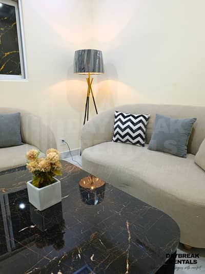 1 BHK apartment available on daily and weekly basis