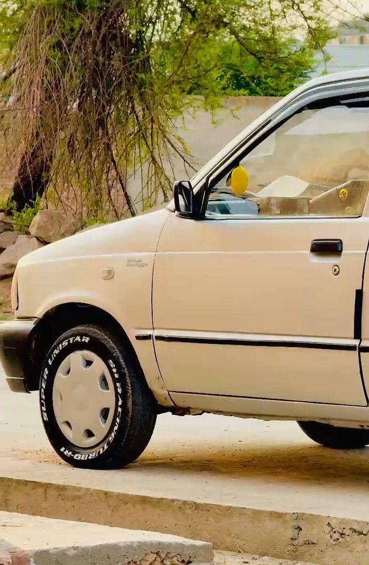 بائ 10 گاڑی کی    کنڈیشن اوکے کوئی کام نہیں ہے بیچ میں بالکل ہر چیز سے 8