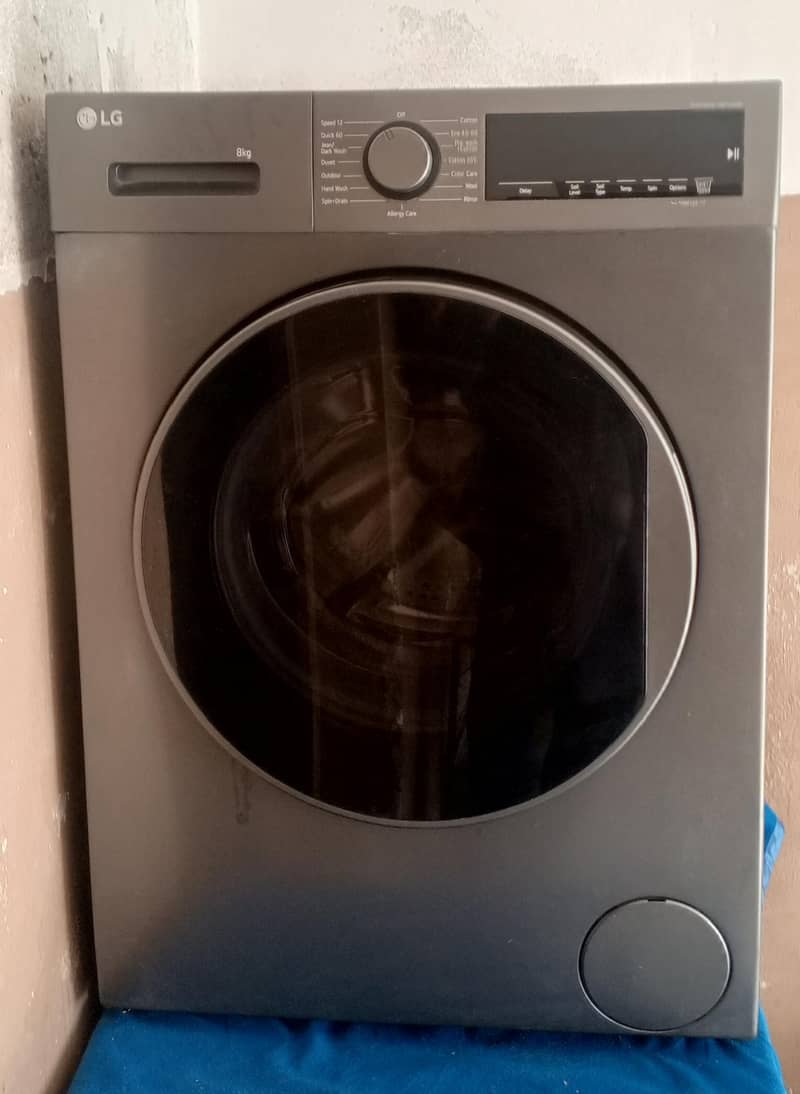 LG Front Load fully automatic 8kg 0