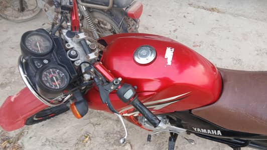 selling yamaha ybr 125g 2018 model