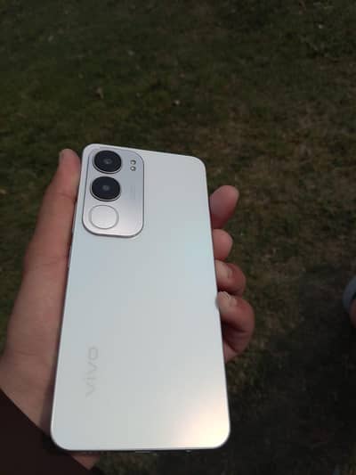 vivo y19s 4+4/128gb complete box just 2 month use