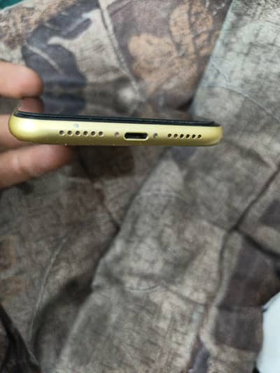 Urgent Selling I phone 11