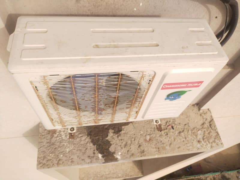 split AC 4