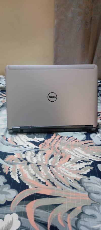 DELL LATITUDE