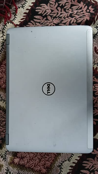 Dell Latitude E6440 core i54th generation  128GBSSD +500GBHDD  4GB Ram