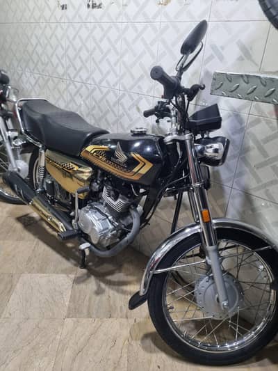 HONDA CG 125S GOLD EDITION (2025)