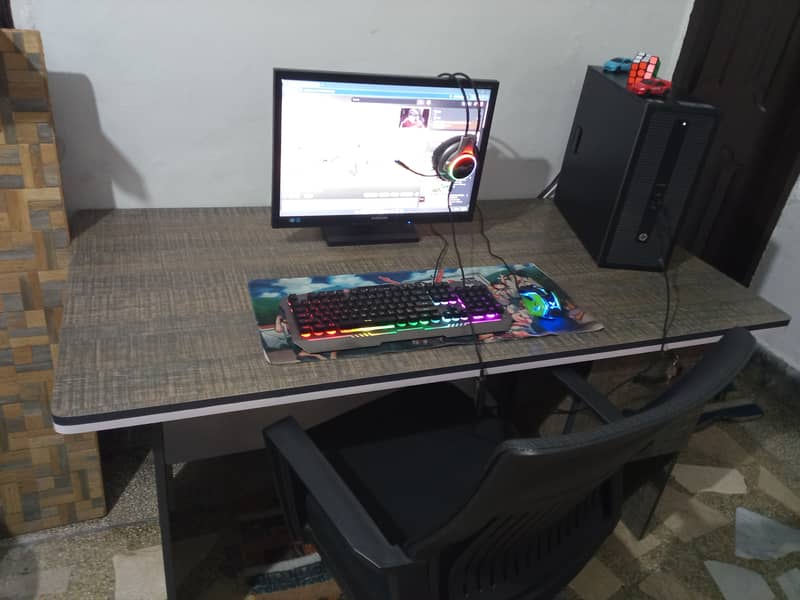 Computer and office table 0
