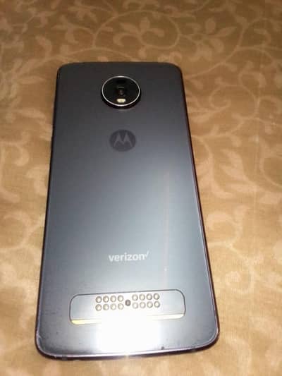 Moto z4