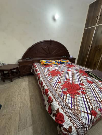 Bed dressing or showcase