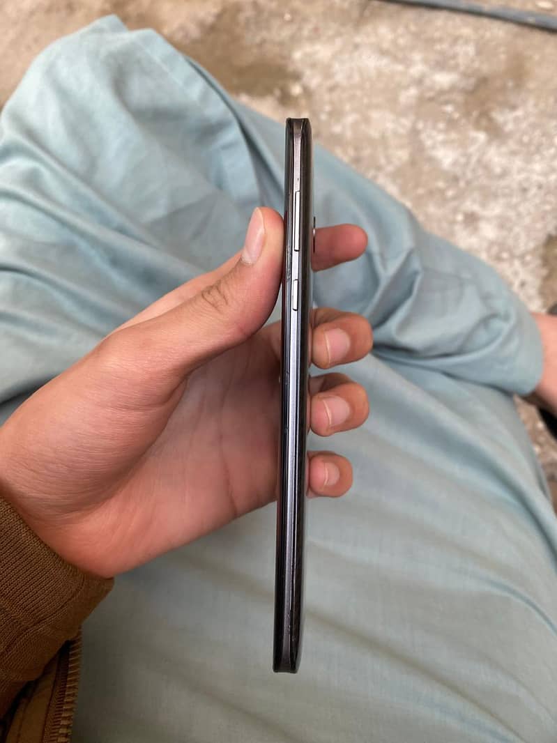 sharp Aqous r zero 2