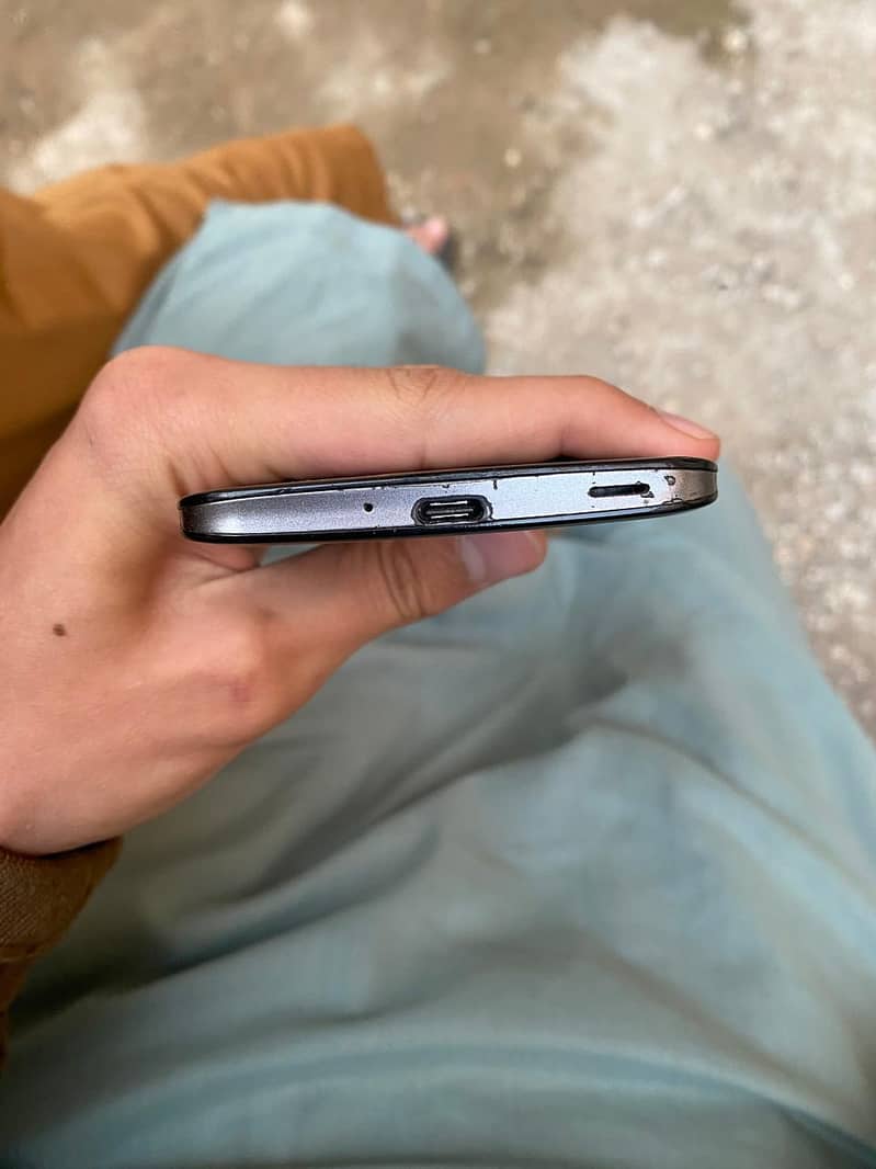 sharp Aqous r zero 4