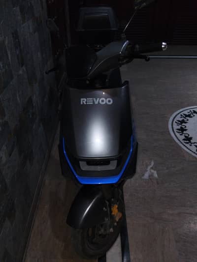 electric Scooty grey color  revoo  A01  model