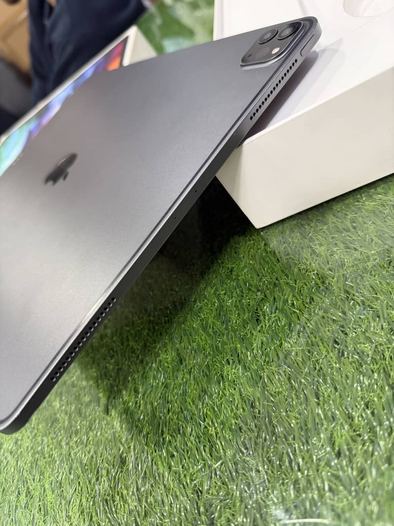 iPad Pro 4th generation 12.9 5