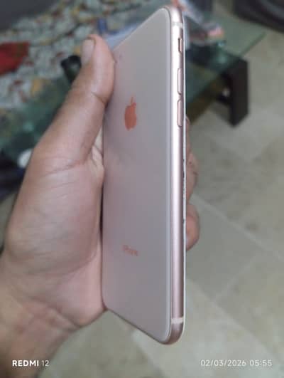 I phone 8 64 Gb Colour Pink