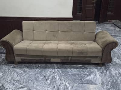 Brown 10/10 Condition Sofa Come Bed