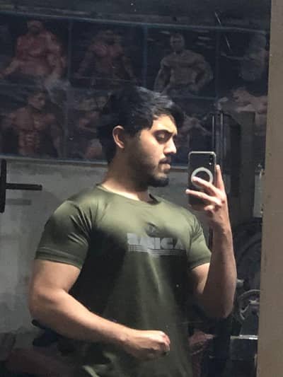 I'm a trainer who needs to build their body  contact me