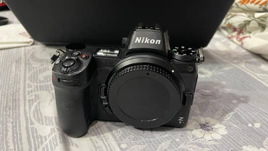 Nikon z6 mirror less only Dubai use body forsale