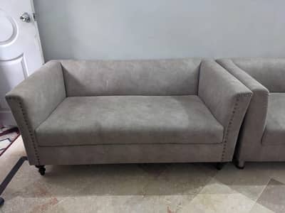 2 seater X 2 pcs available urgent sale