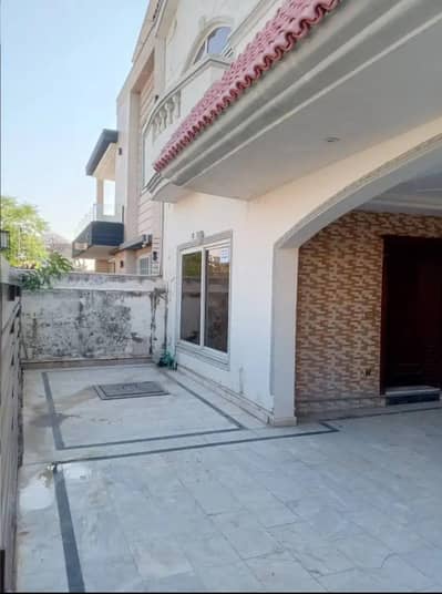 Like A Good Condiaition 10 Marla Double Story 5 Bed Room House For Rent Bahria Town Rawalpindi Phase 8