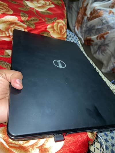 Dell laptop all okay Vip 4/120 ssd