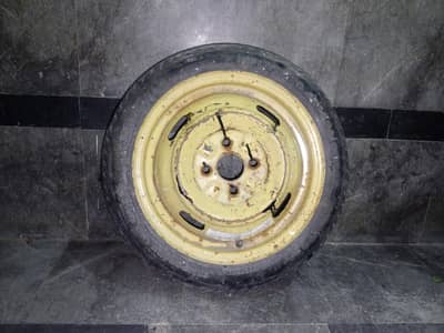 spare tyre with rim/stapni