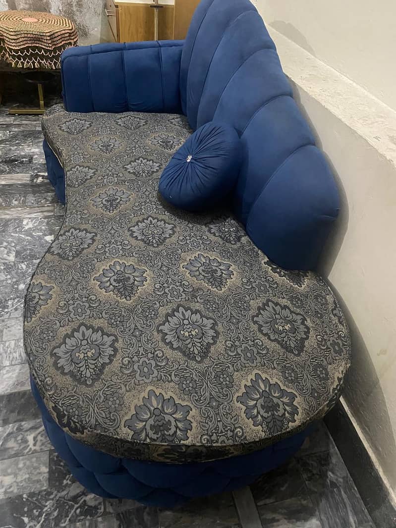Dewan sofa 1