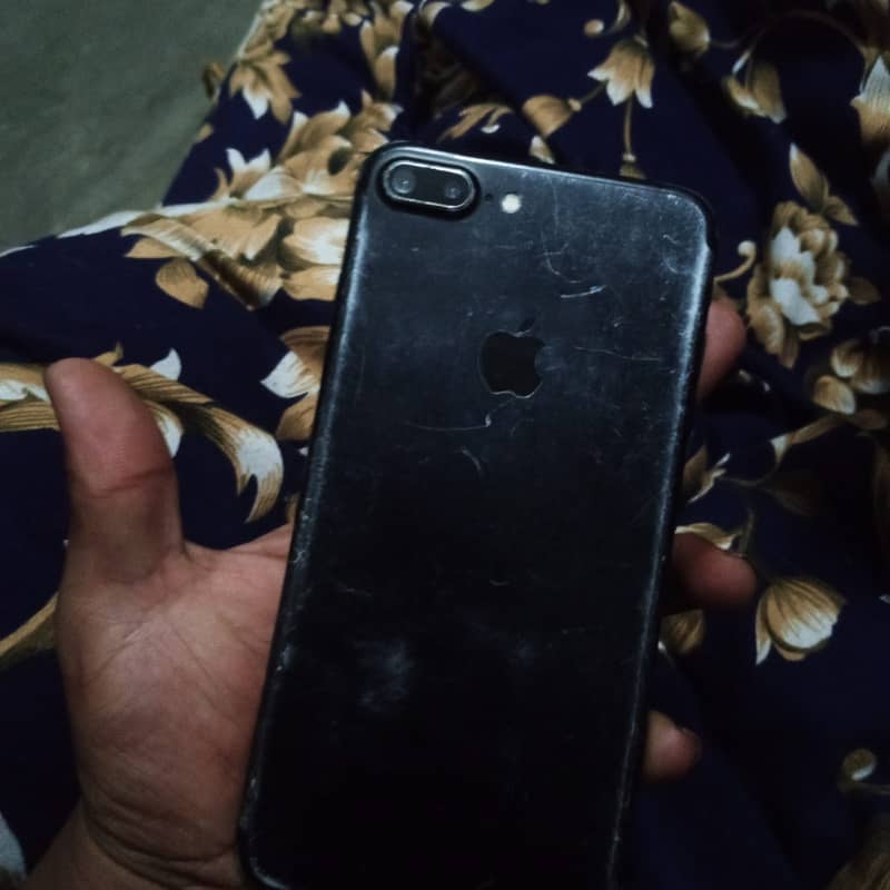 Apple iPhone 7 Plus 2