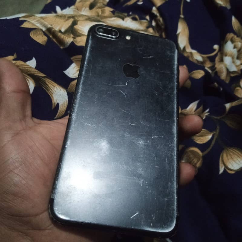 Apple iPhone 7 Plus 3