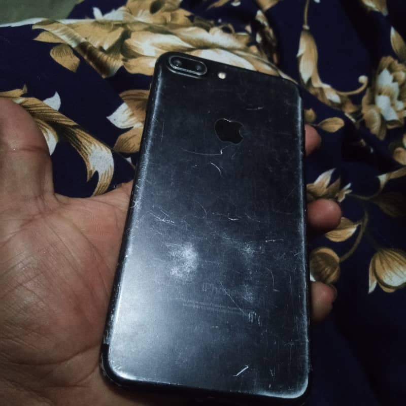 Apple iPhone 7 Plus 4